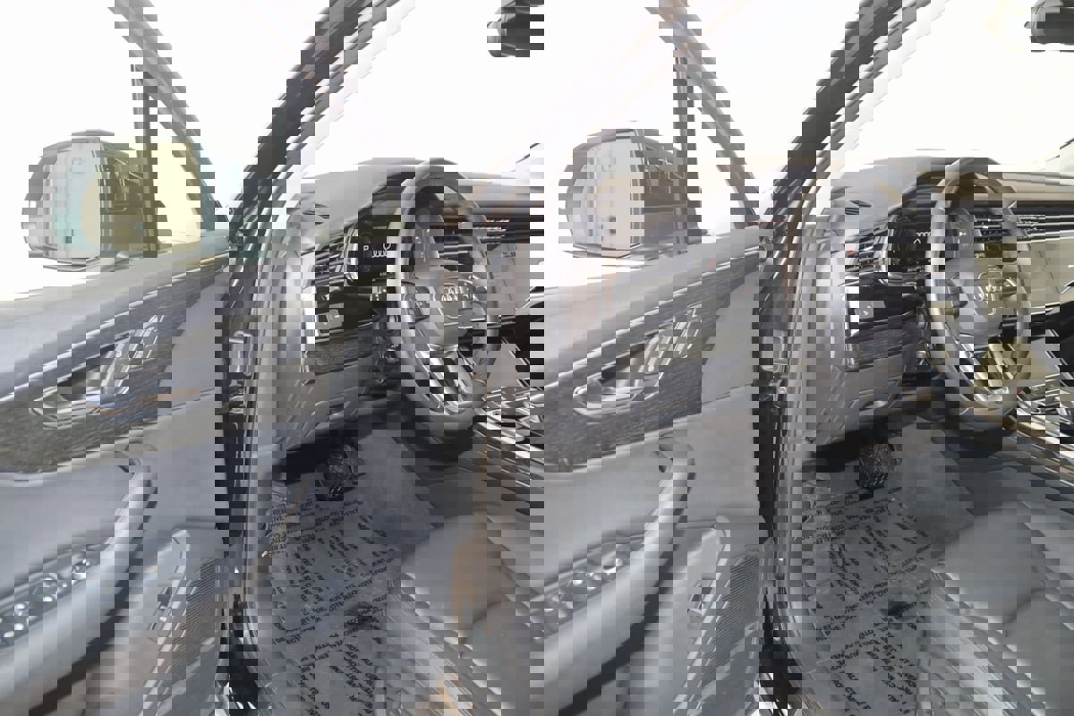 Used 2022 Audi Q7 Premium Plus w/ Premium Plus Package image 44