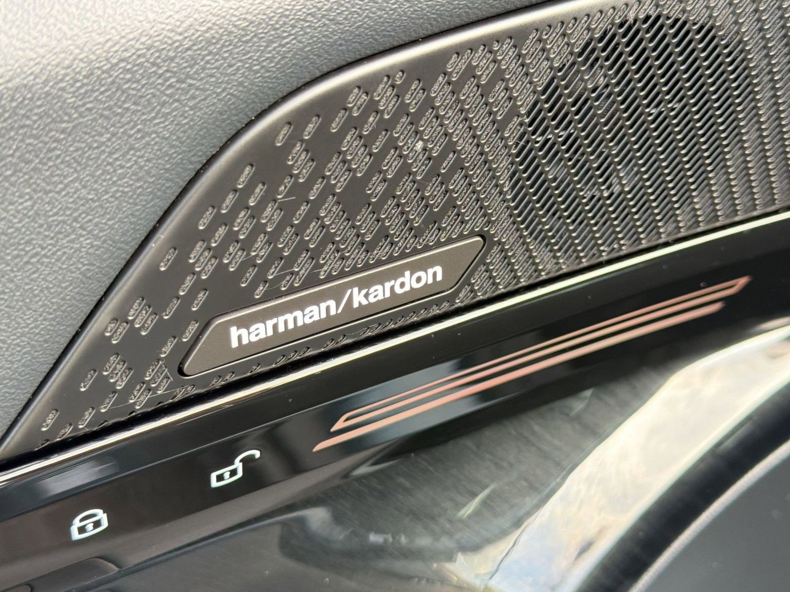 Certified 2025 BMW 530i RWD image 22