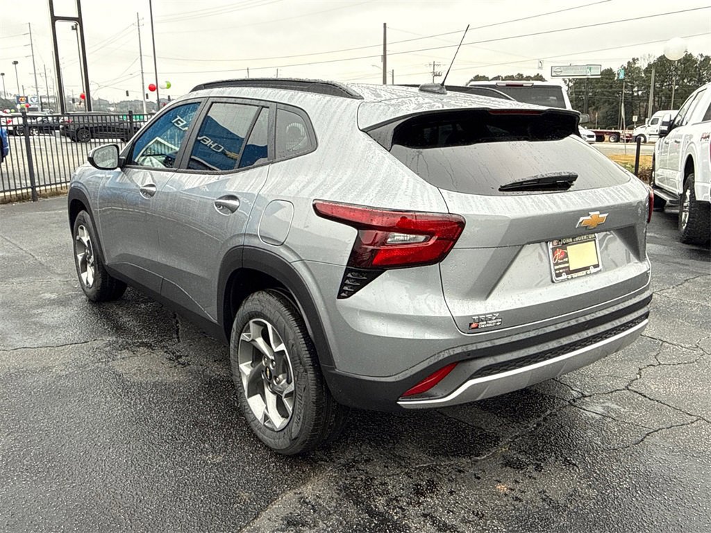 New 2026 Chevrolet Trax LT w/ Driver Confidence Package image 8