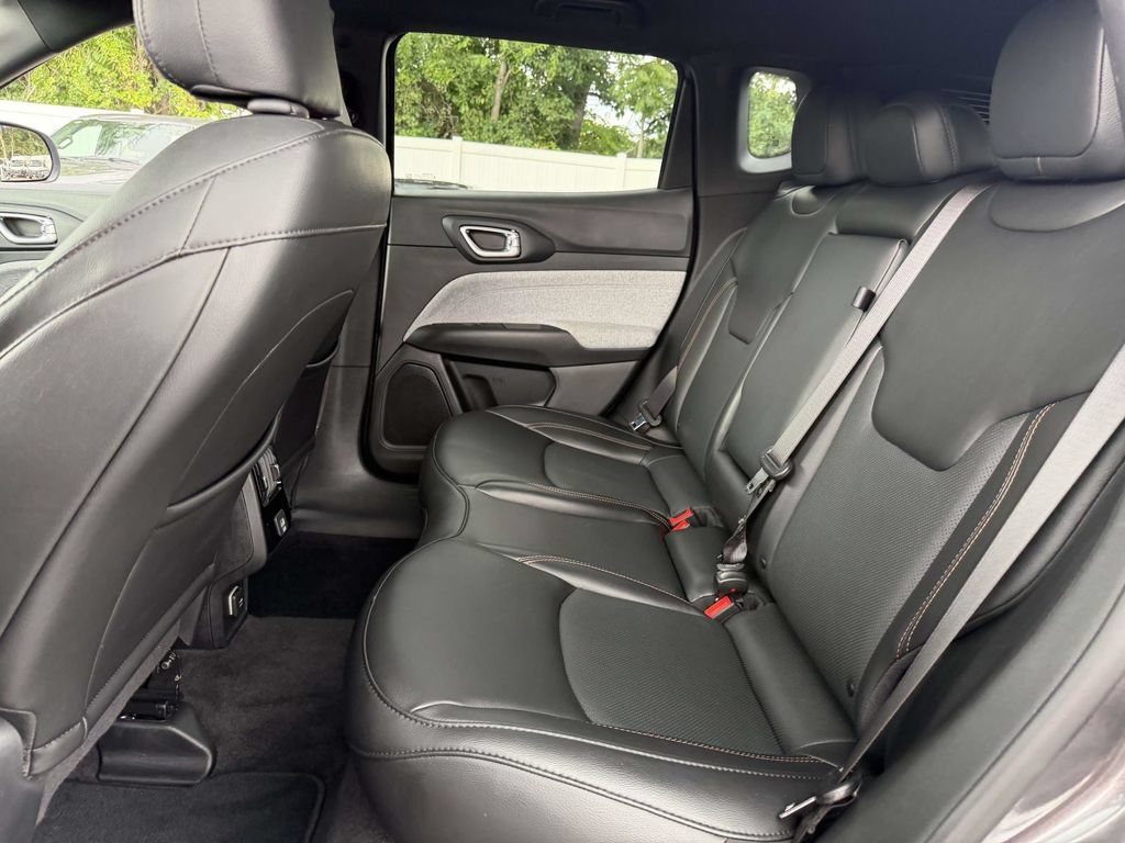 Used 2023 Jeep Compass Latitude AWD/4WD image 18