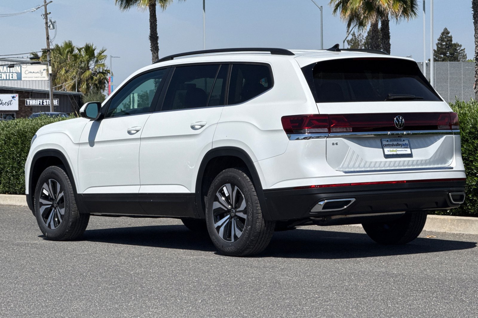 New 2026 Volkswagen Atlas SE FWD image 6