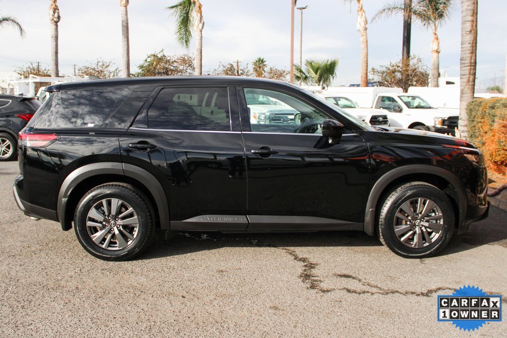Used 2024 Nissan Pathfinder S image 11