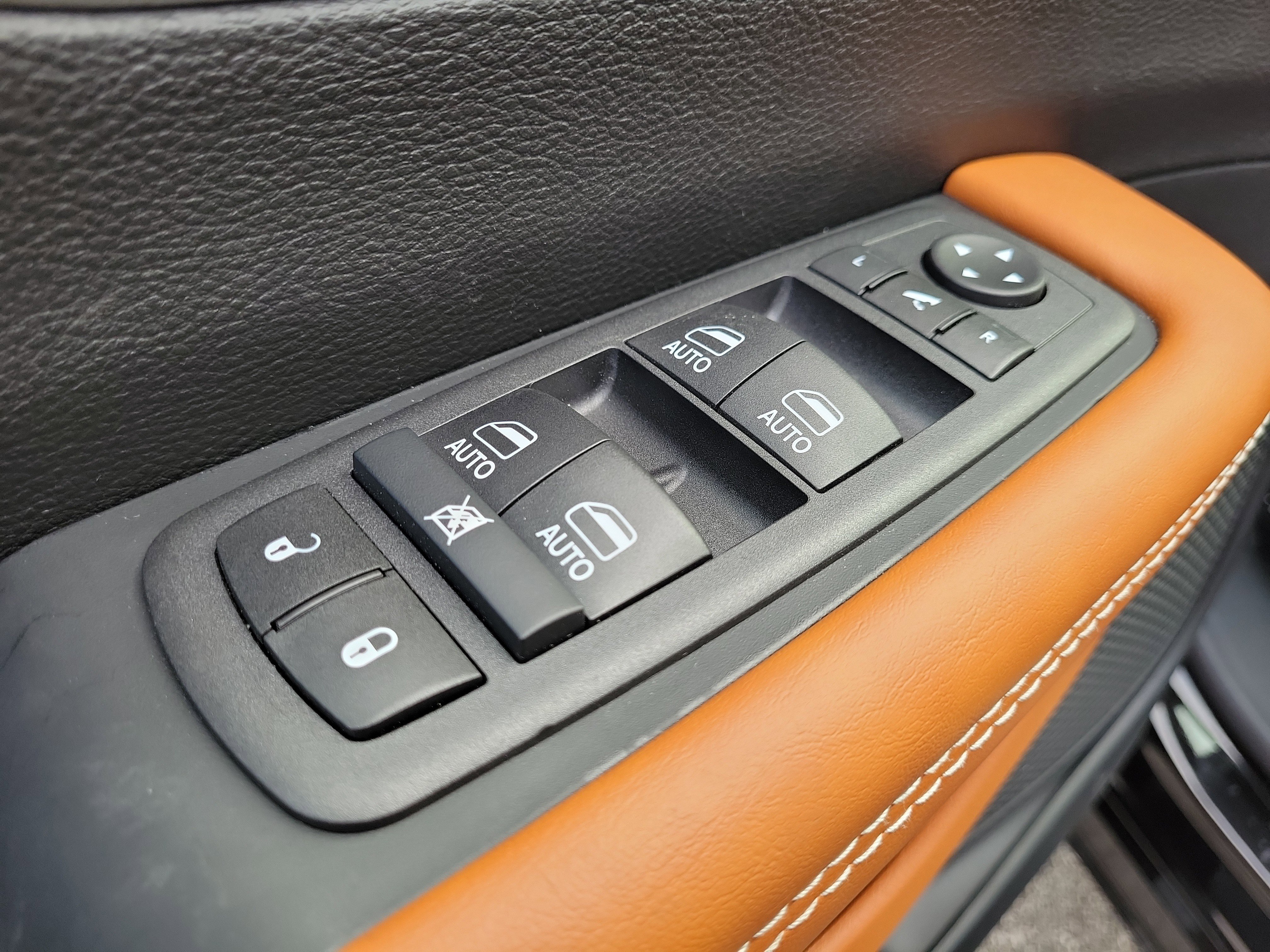 New 2026 Chrysler Pacifica Pinnacle image 18