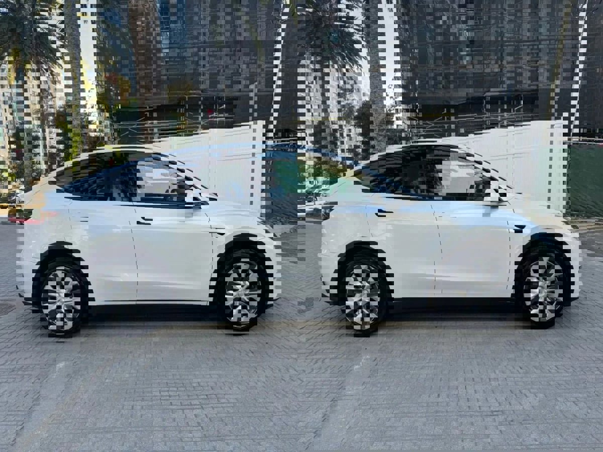 Used 2023 Tesla Model Y Long Range image 7