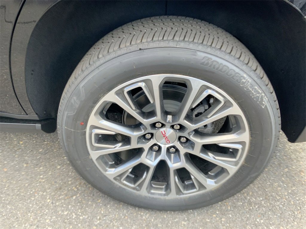 New 2025 GMC Yukon Denali w/ Denali Reserve Package image 35