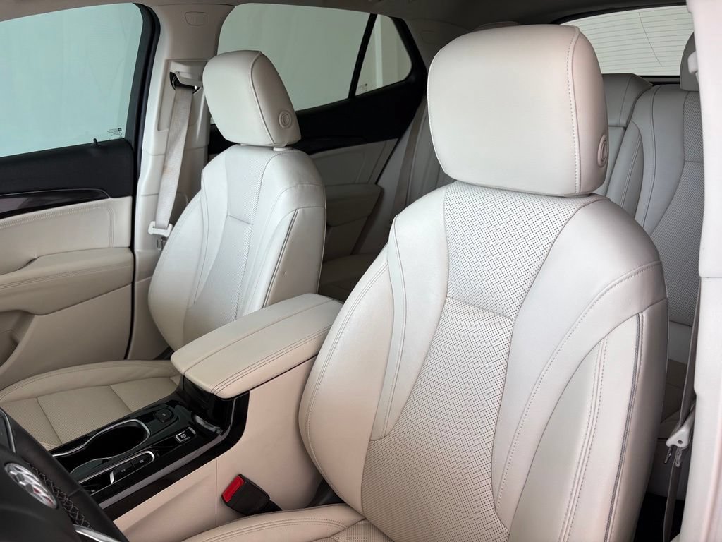 Used 2021 Buick Envision Essence FWD image 30