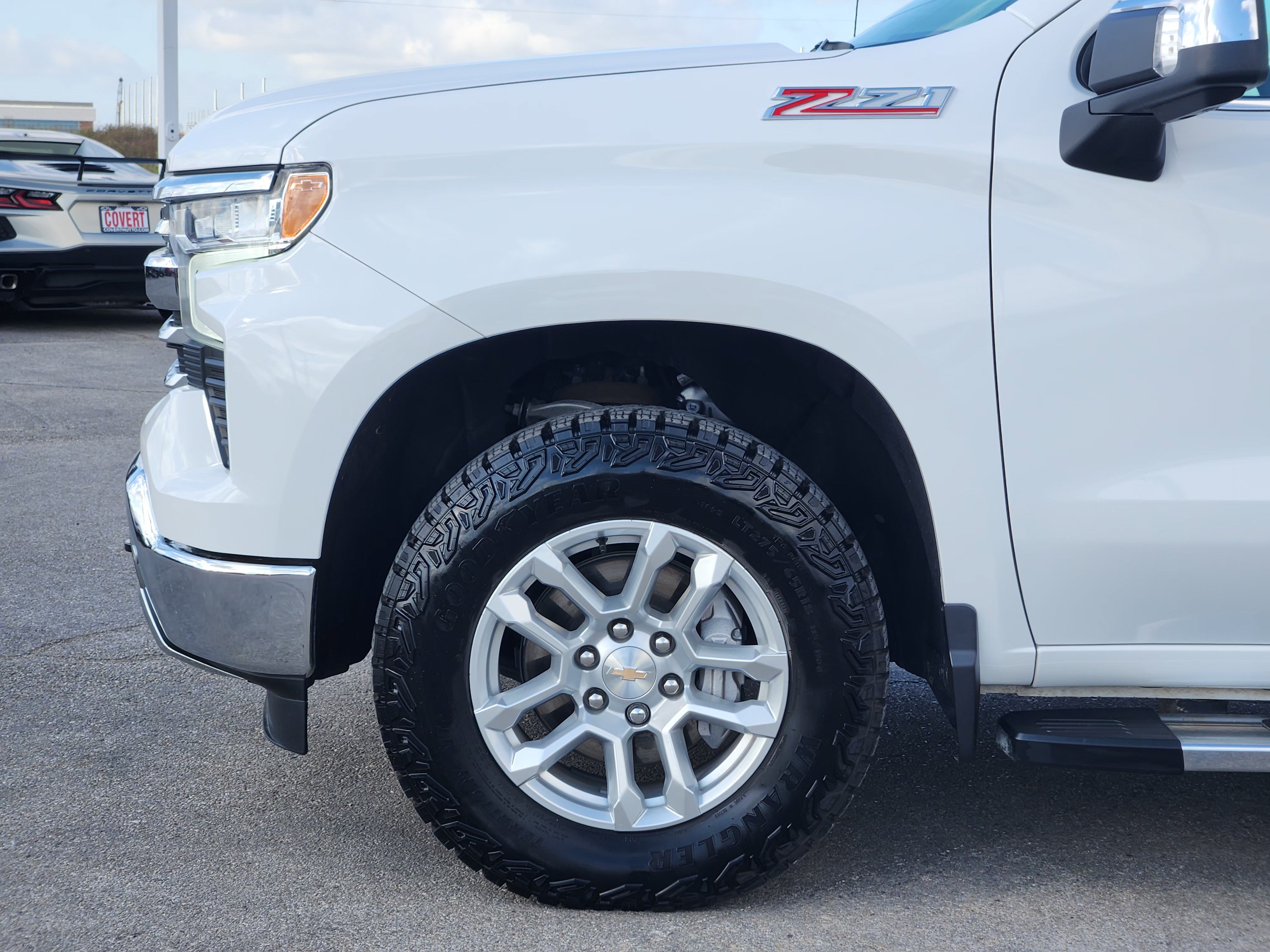 Used 2025 Chevrolet Silverado 1500 LTZ w/ Z71 Off-Road Package AWD/4WD image 9