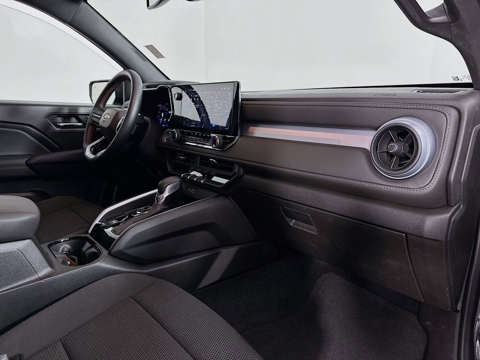 Used 2025 Chevrolet Colorado LT image 30