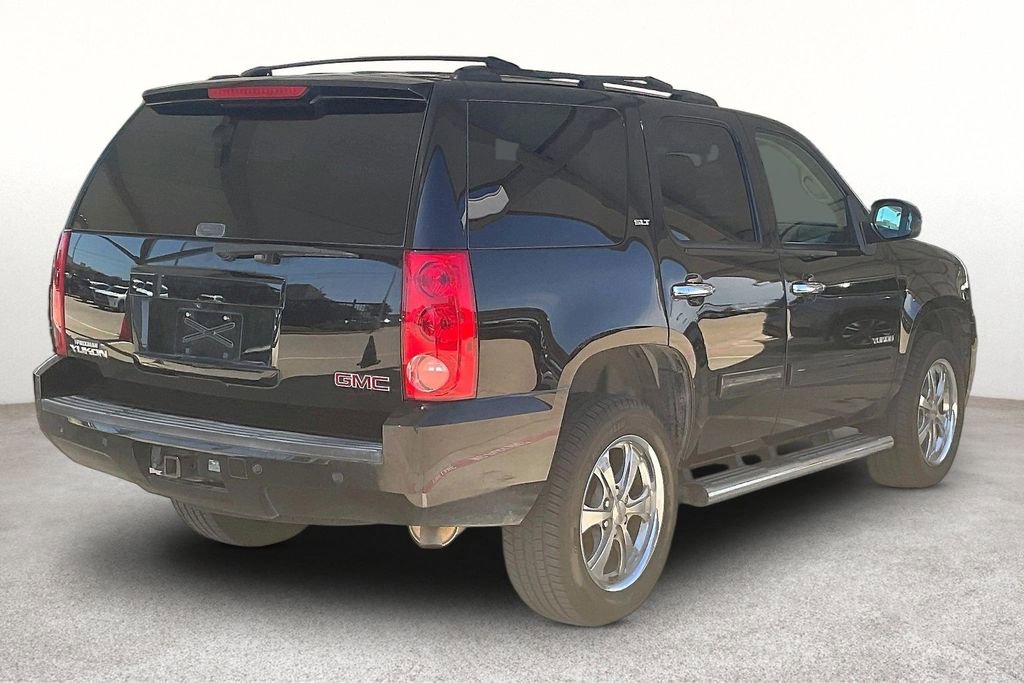 Used 2013 GMC Yukon SLT w/ SLT-2 Equipment Package AWD/4WD image 2