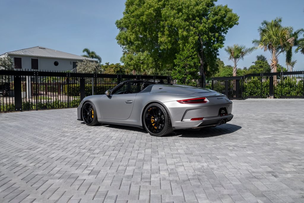 Used 2019 Porsche 911 Speedster RWD image 6