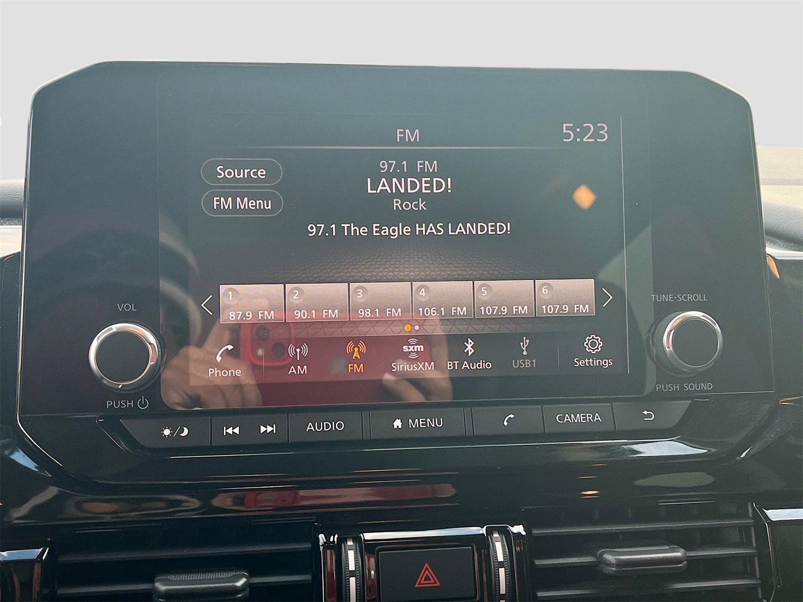 Used 2022 Nissan Pathfinder SV w/ SV Premium Package image 14