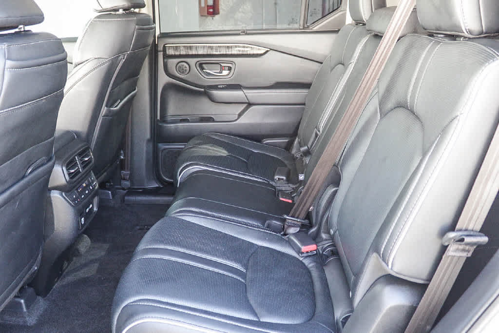 Used 2023 Honda Pilot Elite image 19