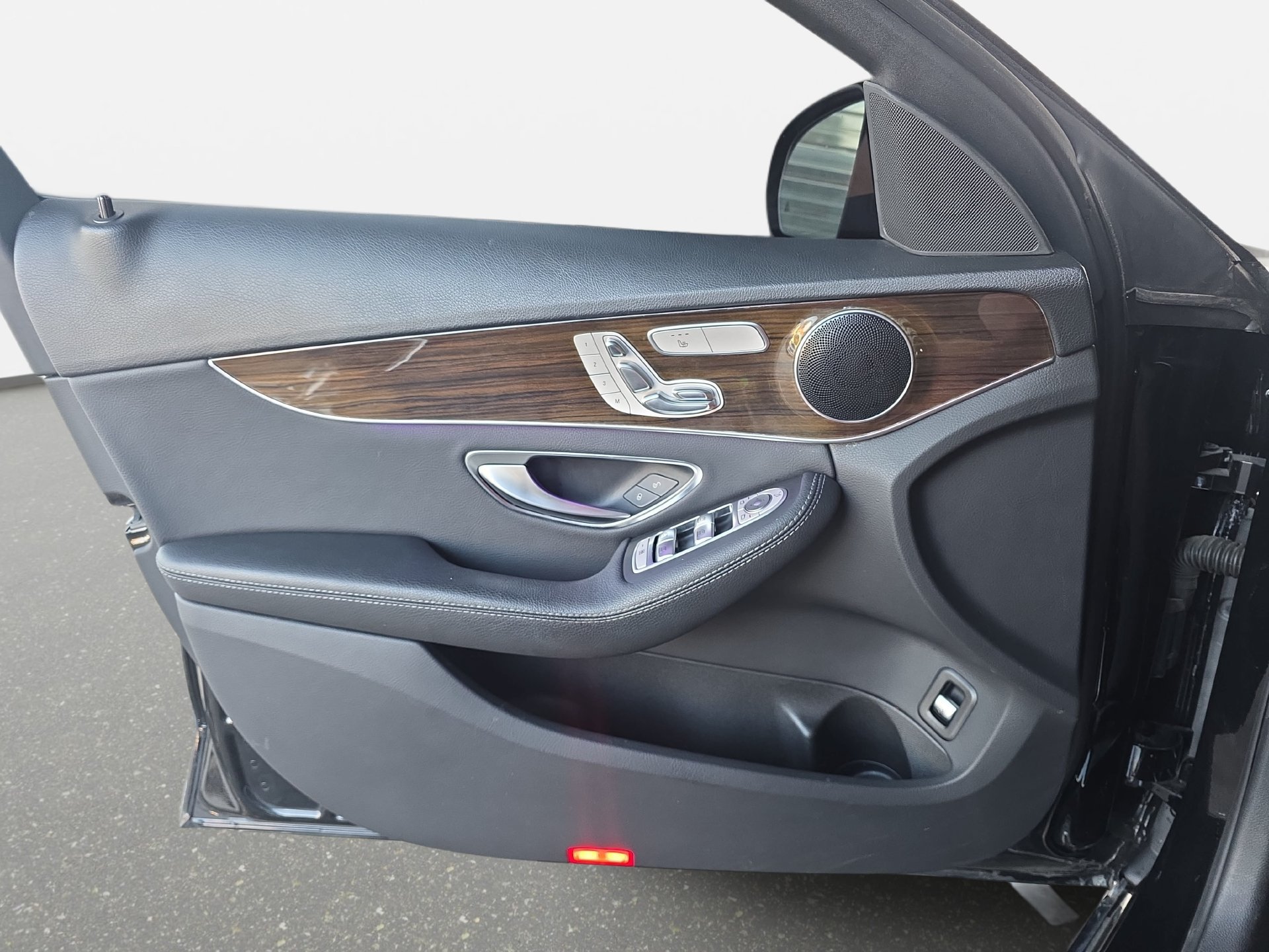 Used 2019 Mercedes-Benz C 300 4MATIC Sedan image 26