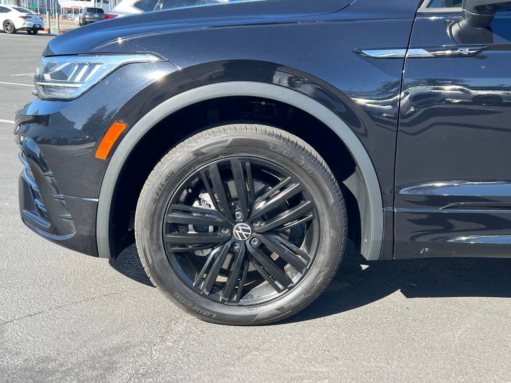 Used 2022 Volkswagen Tiguan SE R-Line AWD/4WD image 5