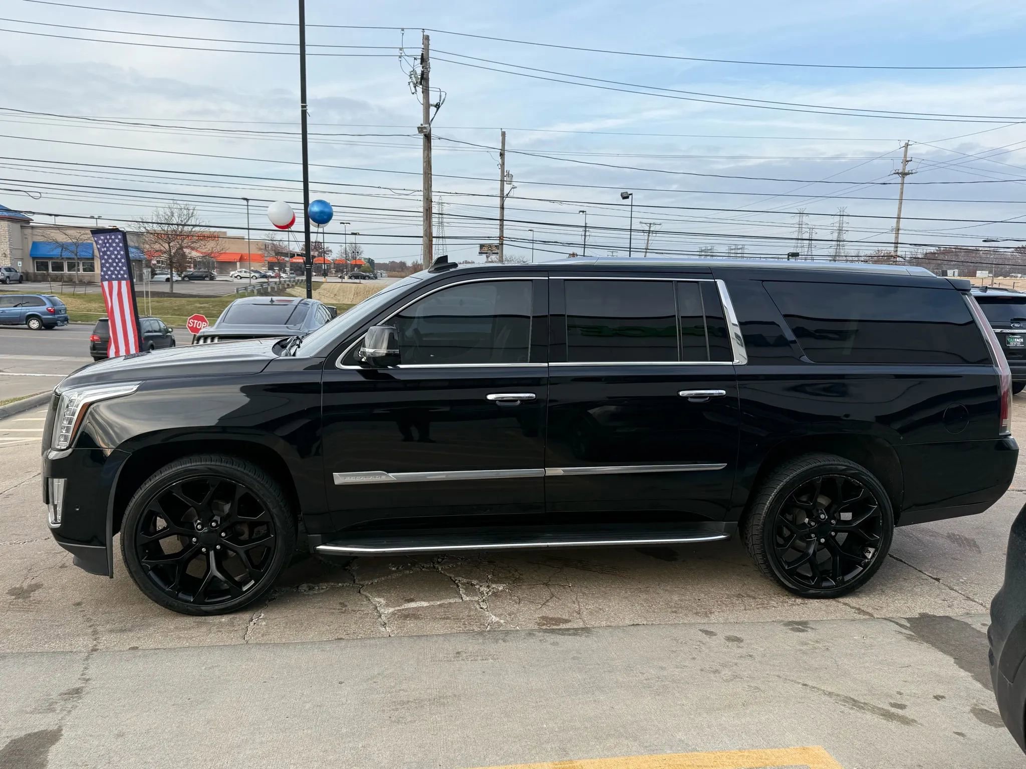 Used 2017 Cadillac Escalade ESV Luxury image 7