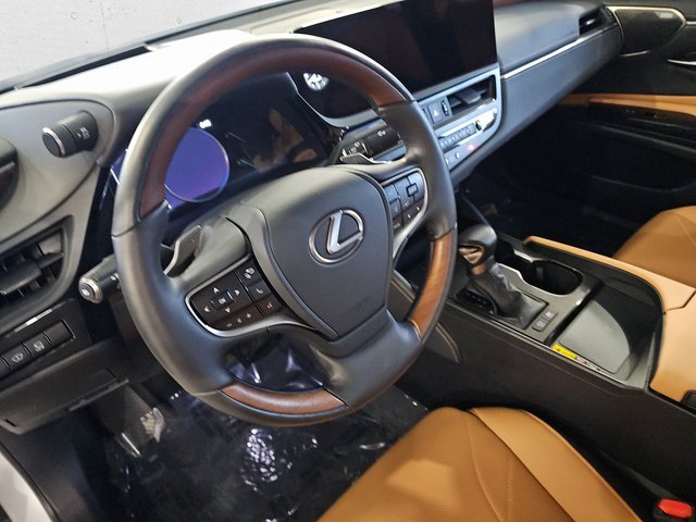 Certified 2025 Lexus ES 300h Ultra Luxury w/ Accessory Package (Z2) image 16