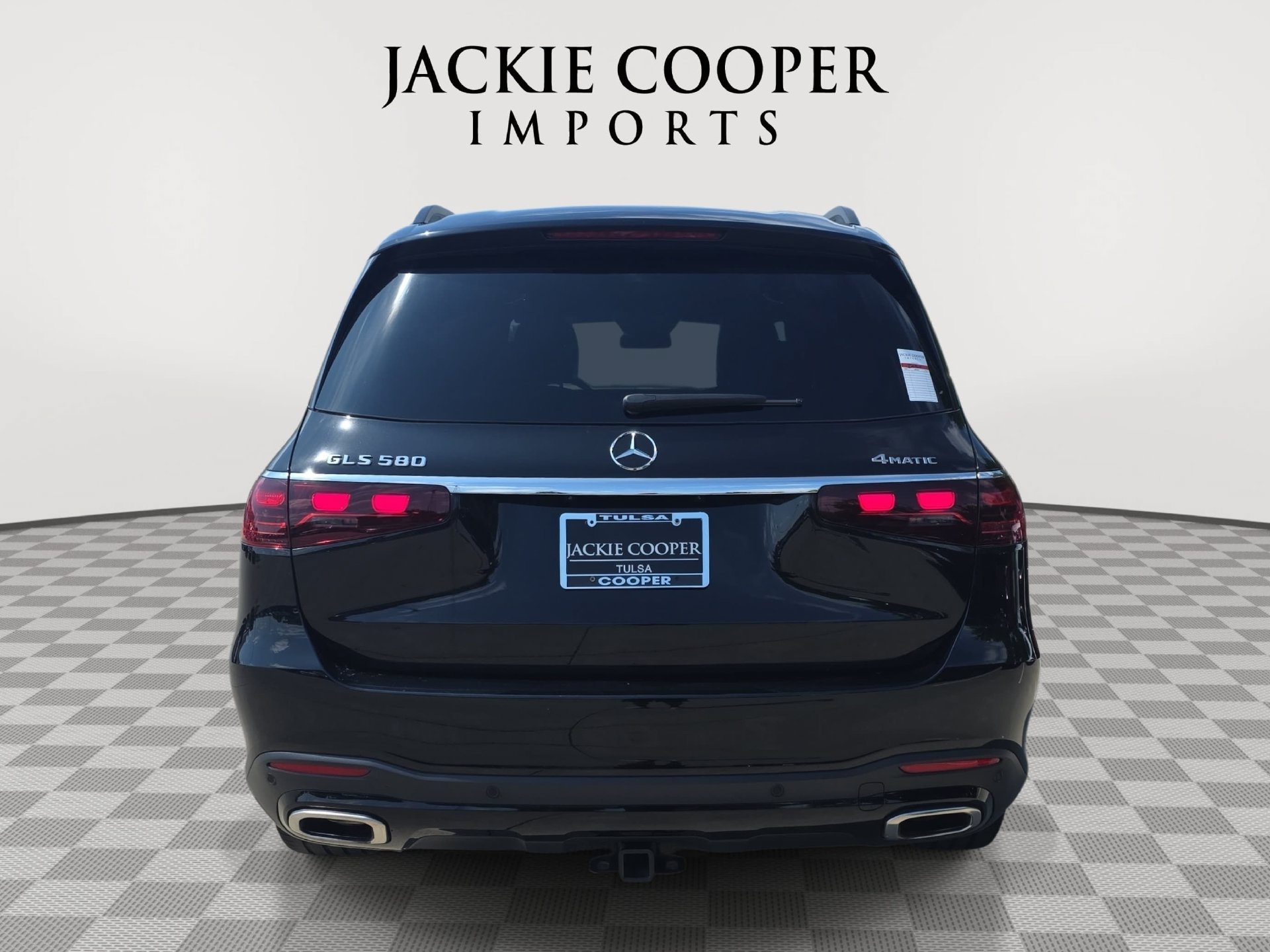 Used 2025 Mercedes-Benz GLS 580 4MATIC image 6