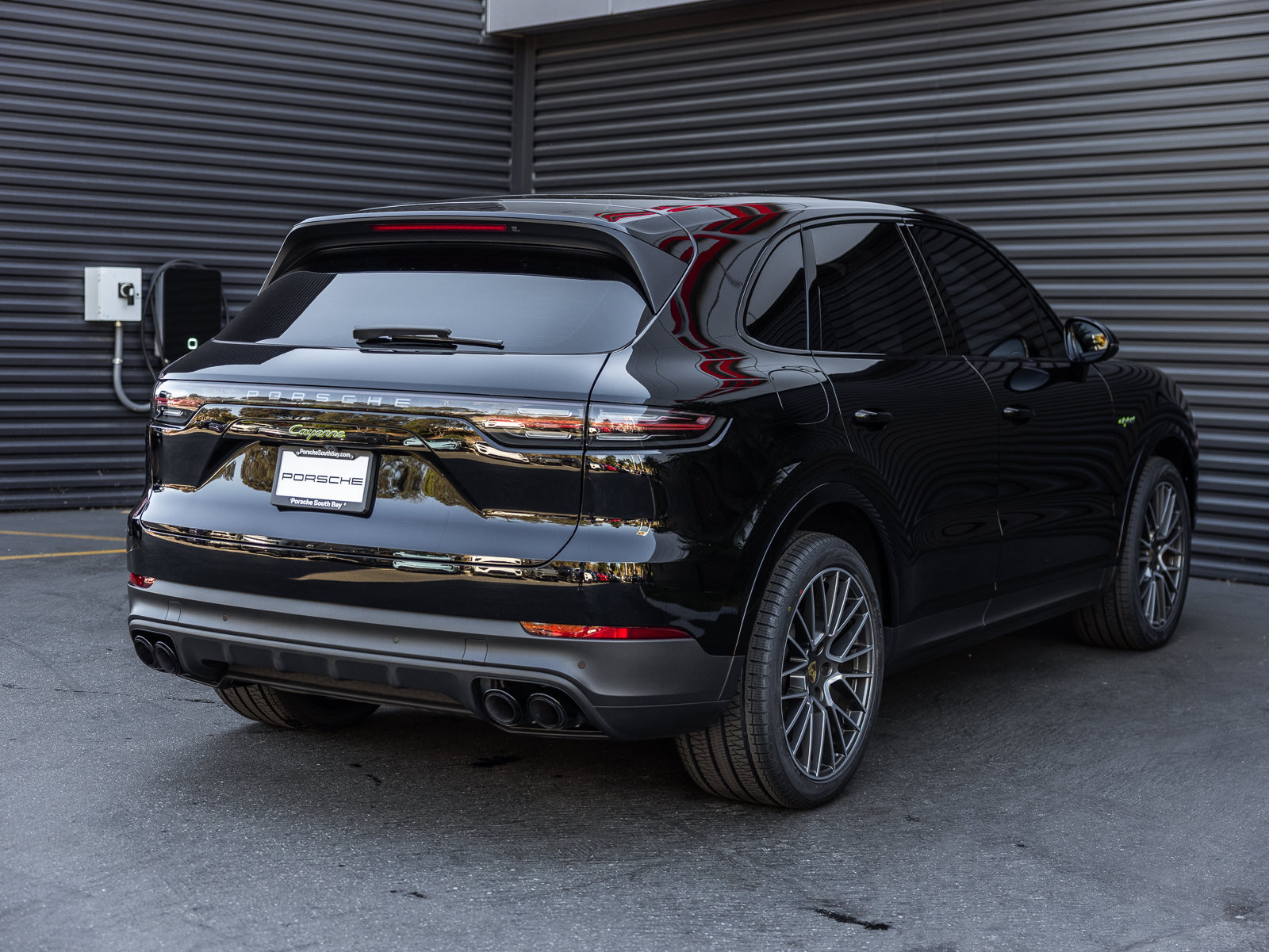 Certified 2023 Porsche Cayenne Platinum Edition AWD/4WD image 10