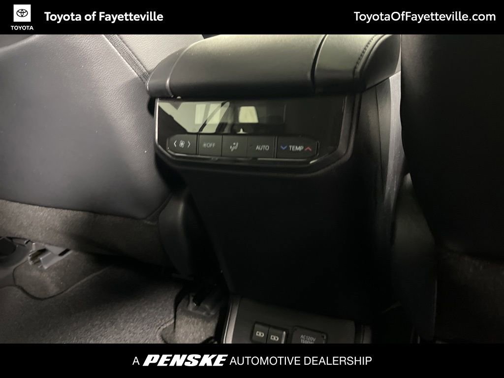 Used 2026 Toyota Highlander Limited image 10