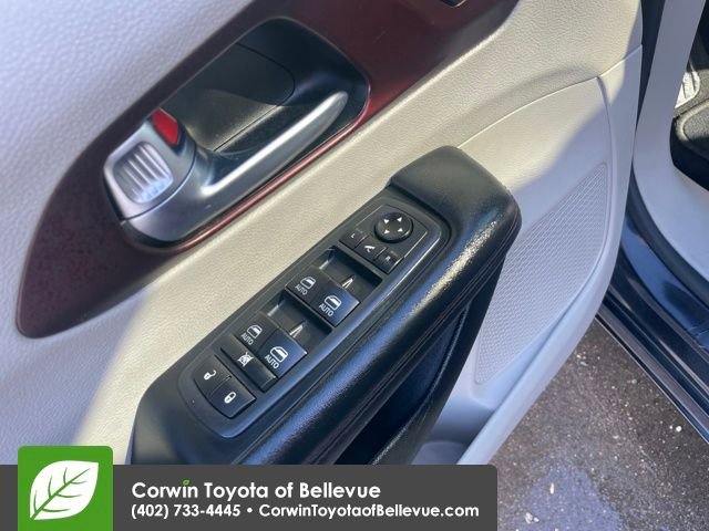 Used 2020 Chrysler Pacifica Limited image 19