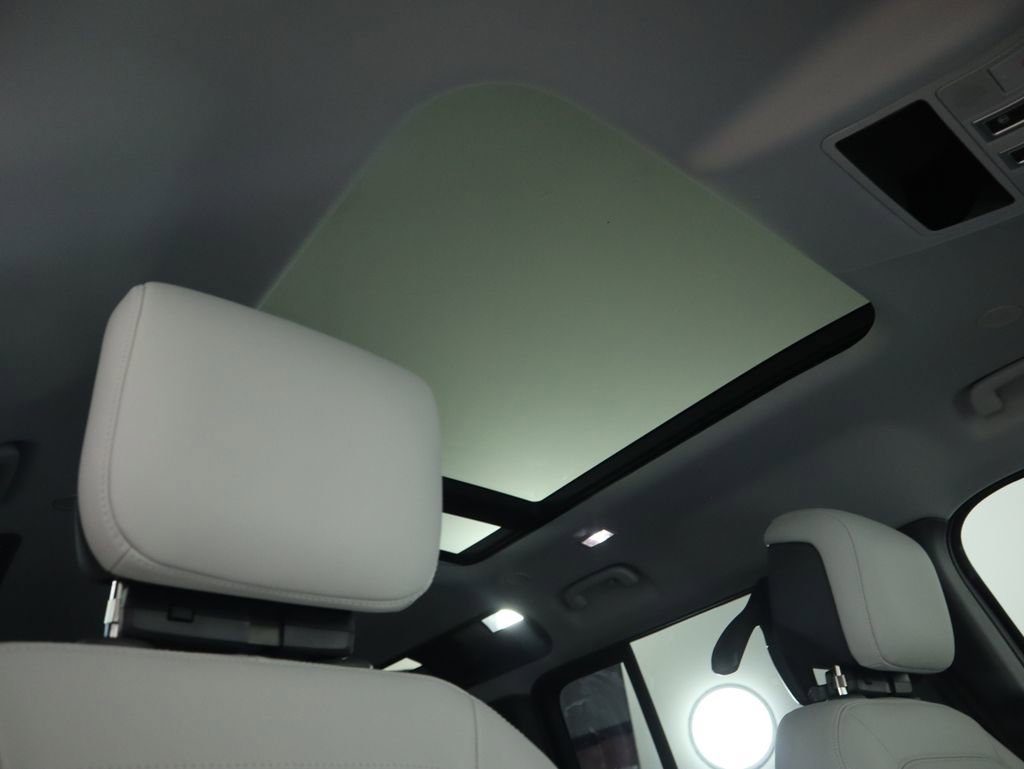 New 2026 Land Rover Defender 110 S image 19