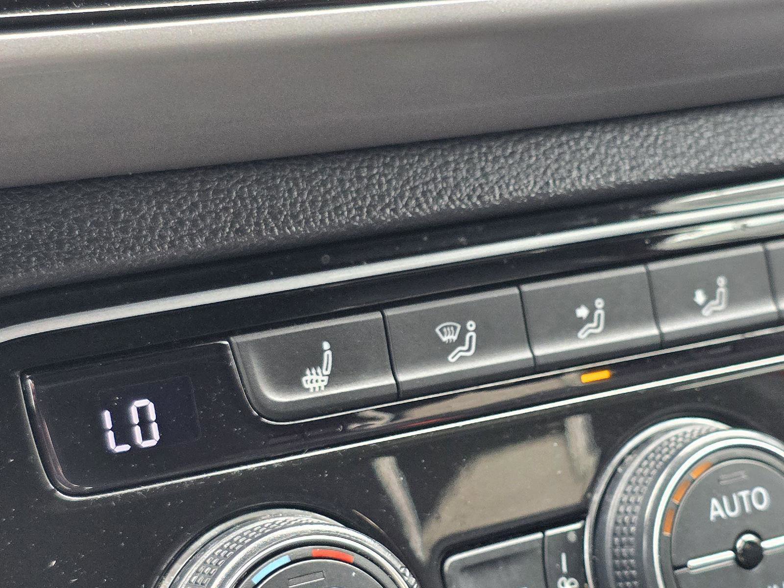 Used 2020 Volkswagen Atlas Cross Sport SEL image 18