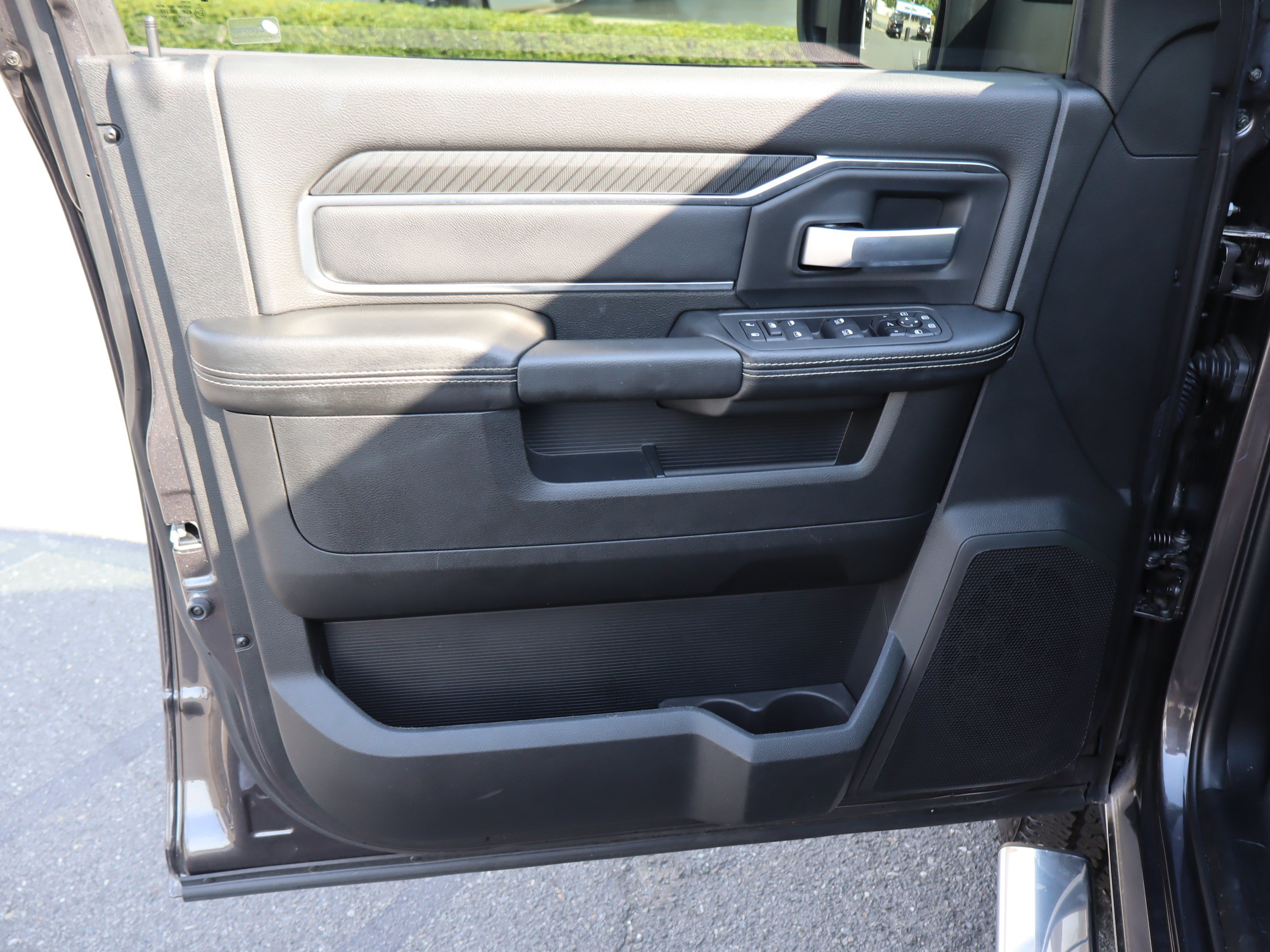 Used 2025 RAM 3500 Big Horn AWD/4WD image 20