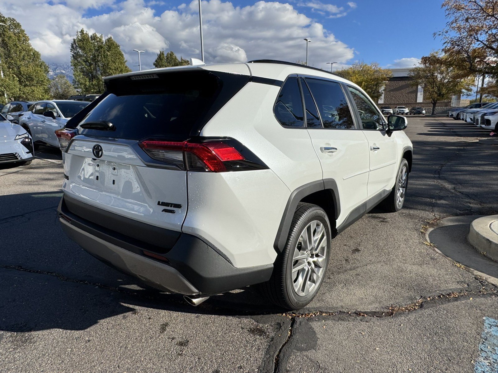 Used 2023 Toyota RAV4 Limited AWD/4WD image 7