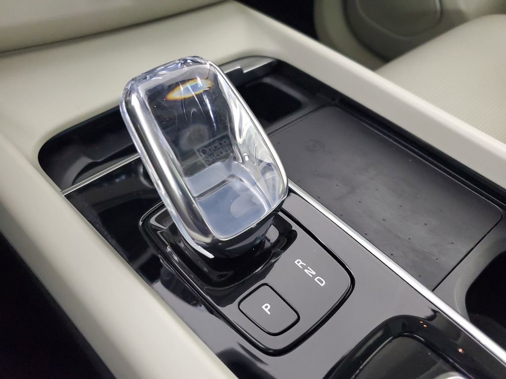 Used 2022 Volvo XC60 T8 Inscription w/ Advanced Package AWD/4WD image 32