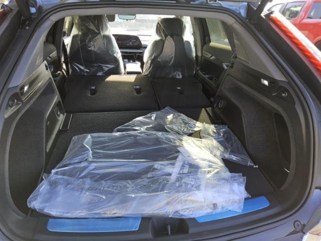 Used 2027 Cadillac Optiq Luxury RWD image 16