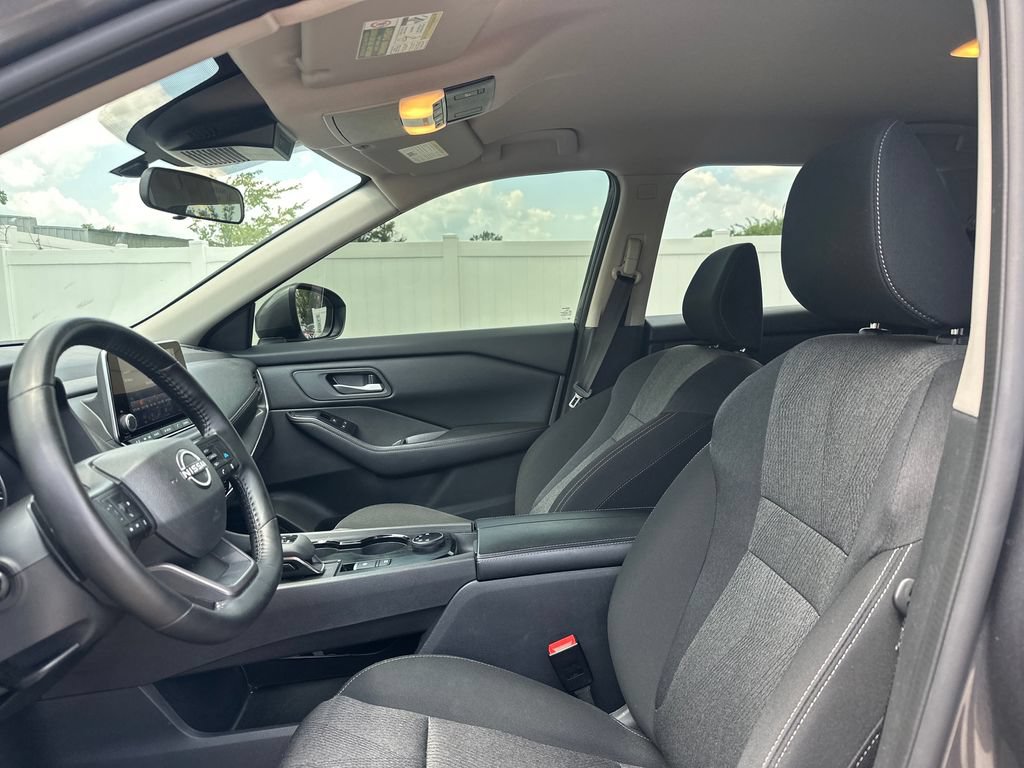 Used 2025 Nissan Rogue SV AWD/4WD image 11