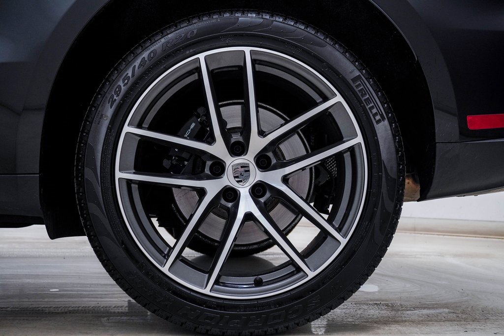 Certified 2025 Porsche Macan image 10