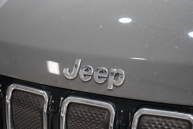 Used 2022 Jeep Compass Limited w/ Sun and Sound Group image 11