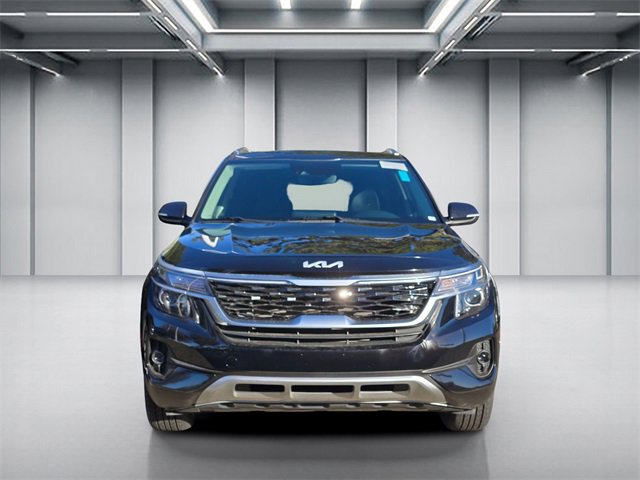 Used 2023 Kia Seltos EX image 2