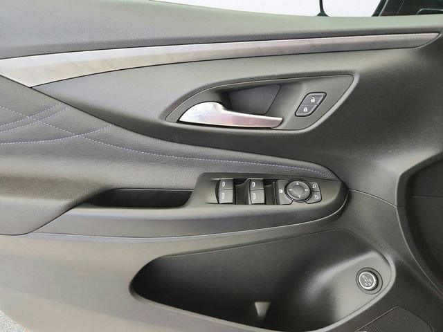 Used 2024 Buick Envista Sport Touring w/ Convenience I Package FWD image 21