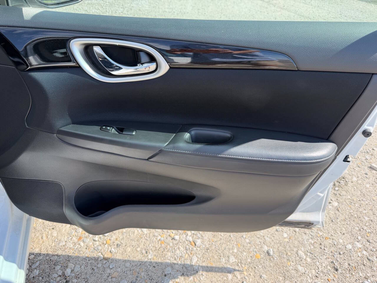 Used 2018 Nissan Sentra SV FWD image 19