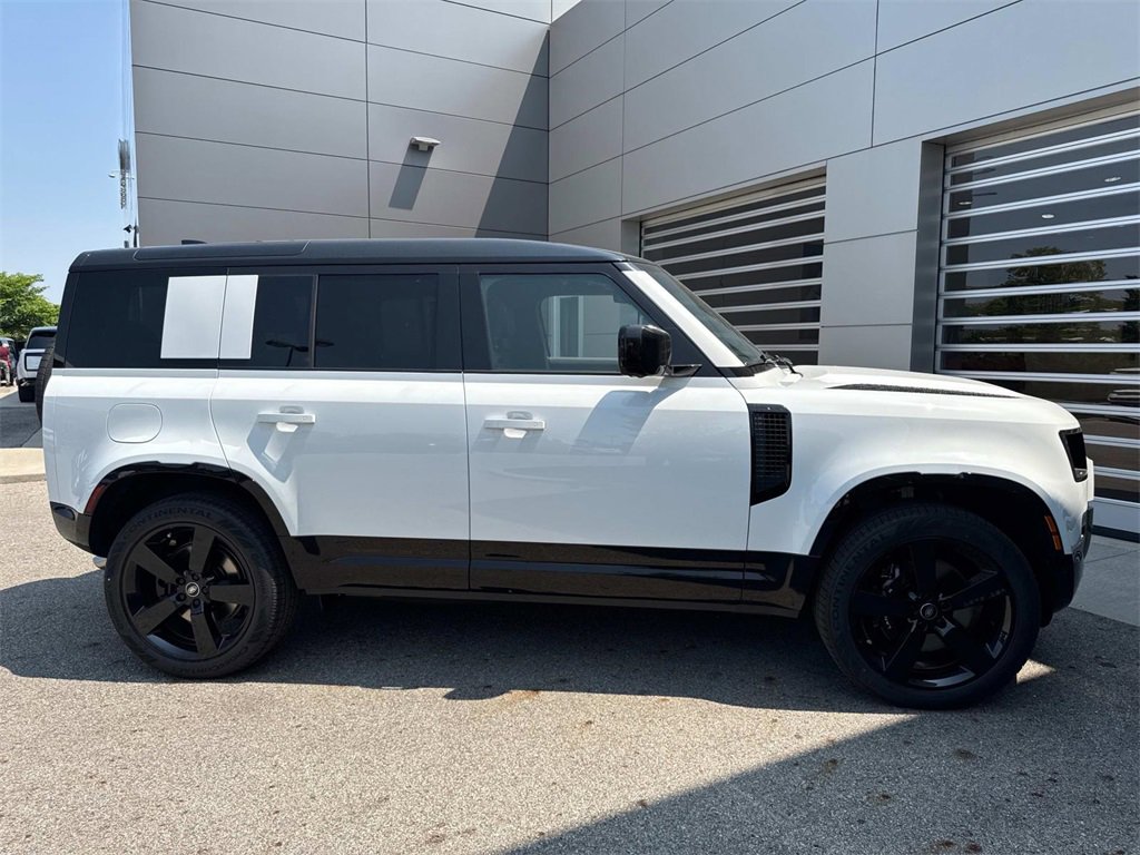 New 2025 Land Rover Defender 110 V8 image 7