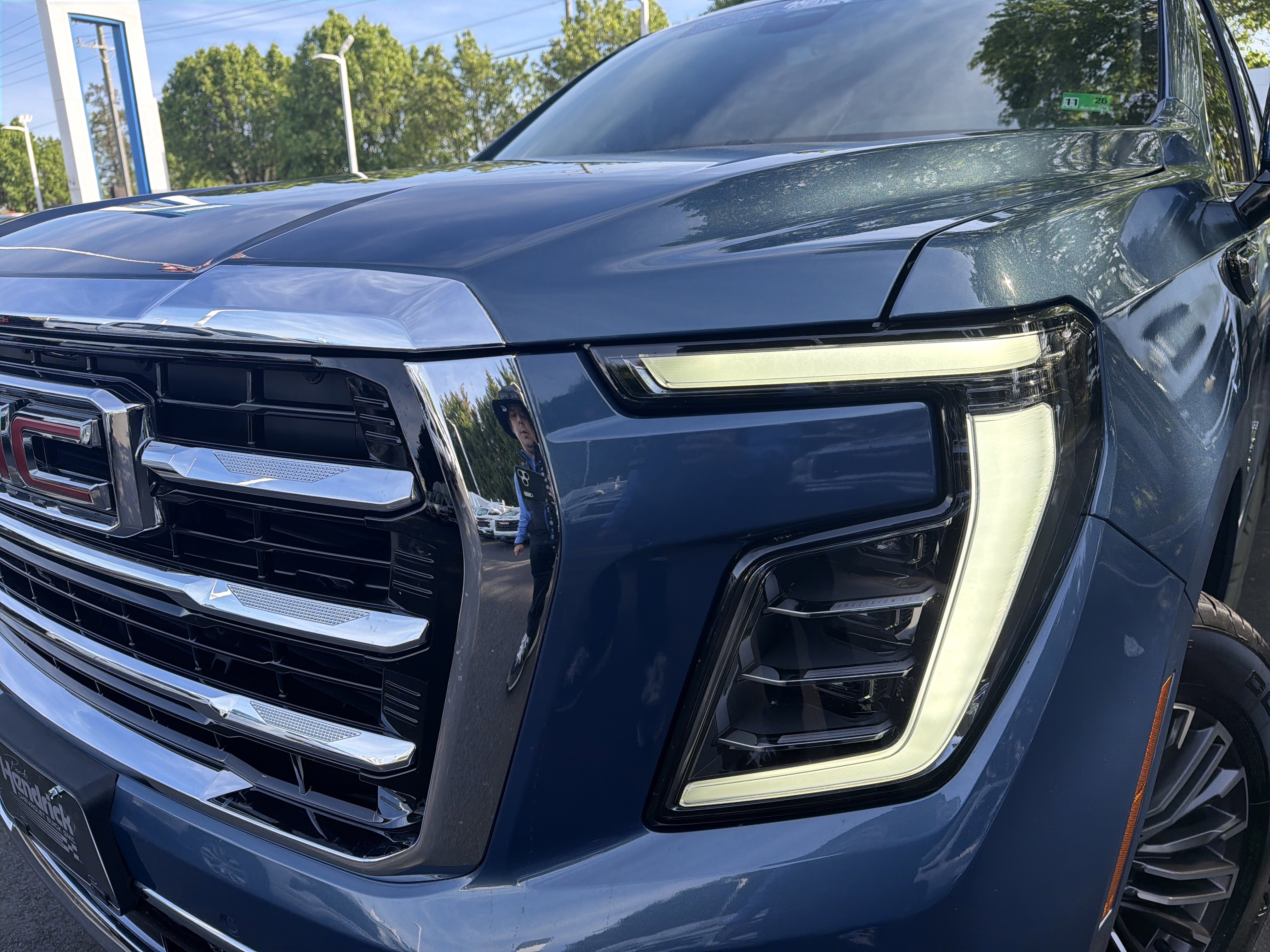 Used 2026 GMC Yukon XL Elevation image 6