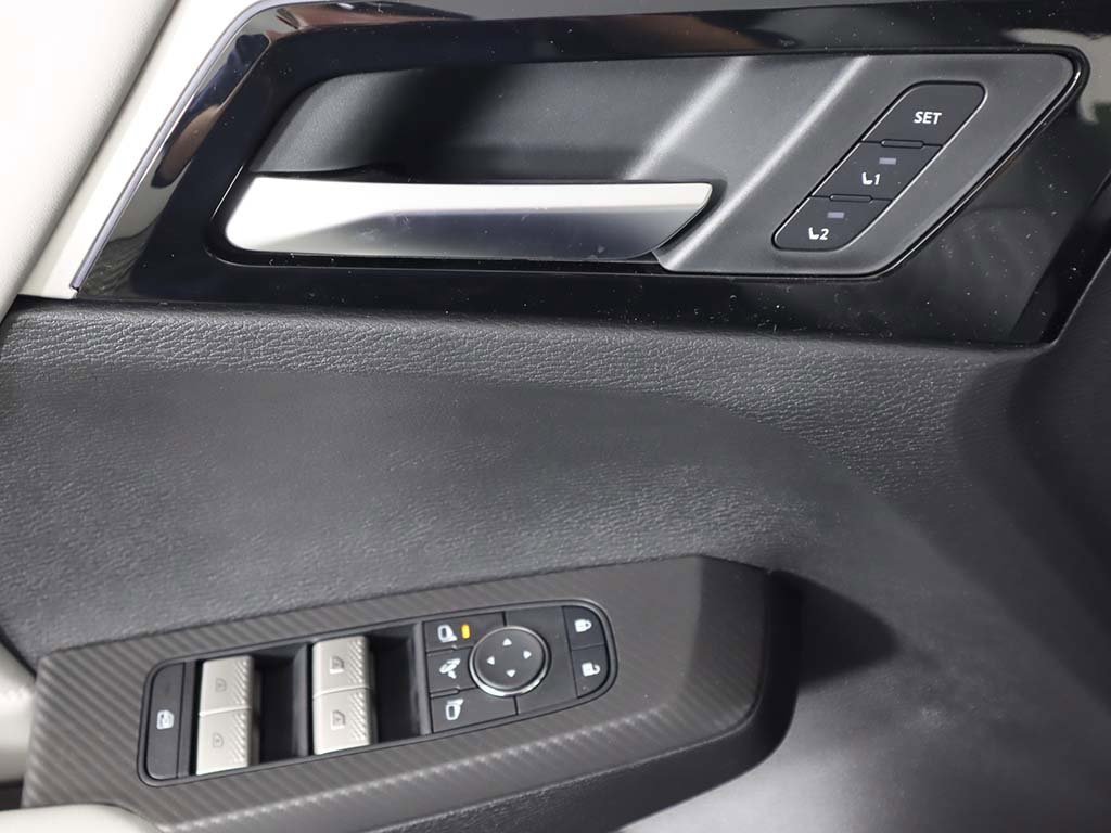New 2025 Mitsubishi Outlander AWD image 40