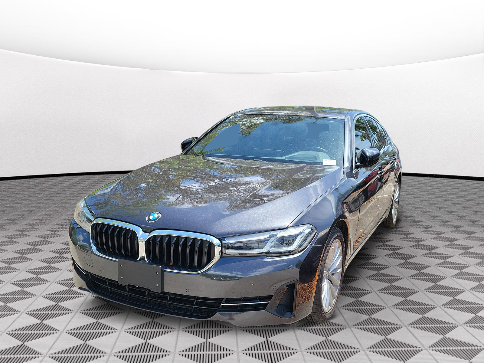 Used 2023 BMW 530i w/ Premium Package RWD image 3