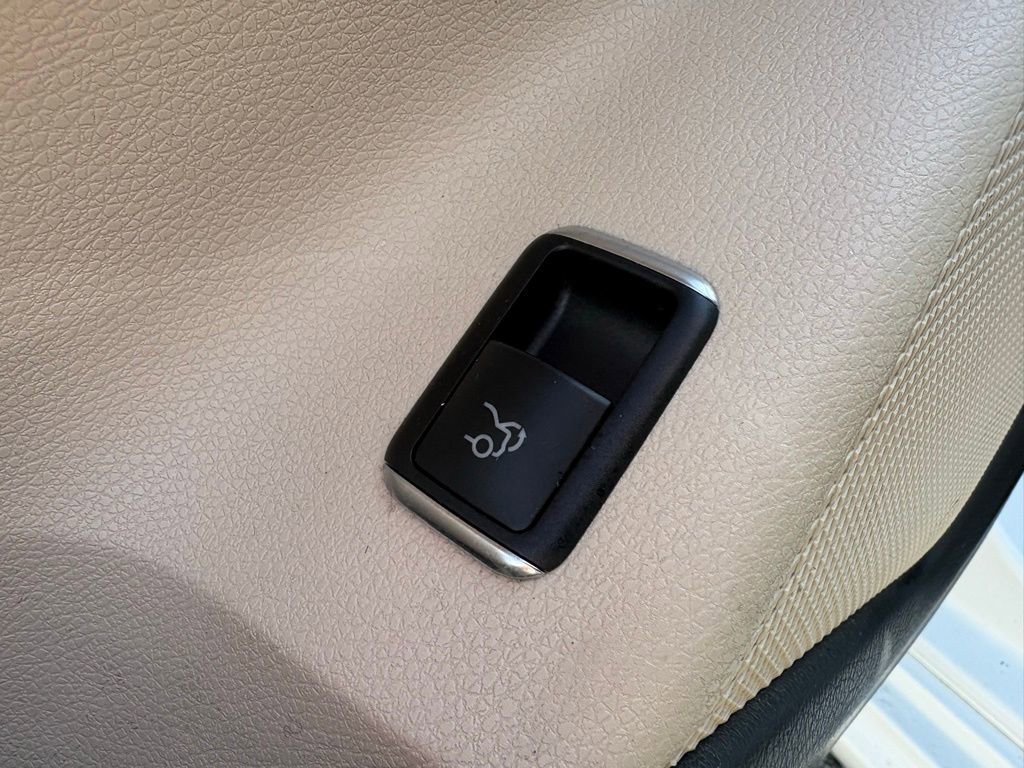 Used 2019 Mercedes-Benz CLA 250 image 24