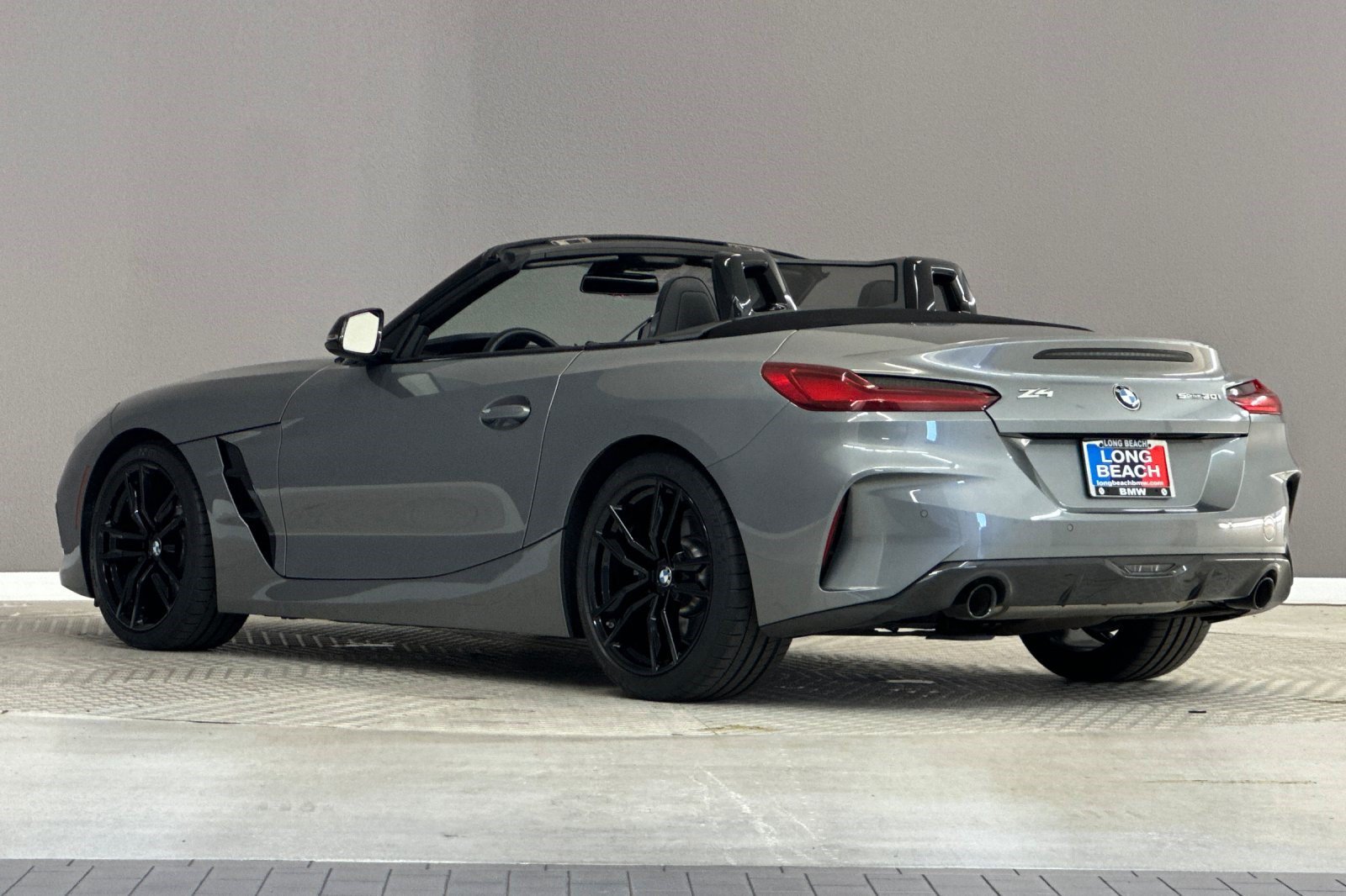 Certified 2024 BMW Z4 sDrive30i w/ Shadowloine Package RWD image 3
