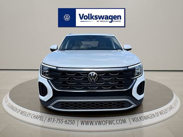 Certified 2026 Volkswagen Atlas Cross Sport SE FWD image 2