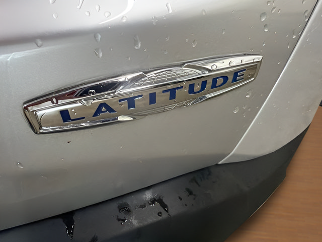 Used 2019 Jeep Renegade Latitude FWD image 8