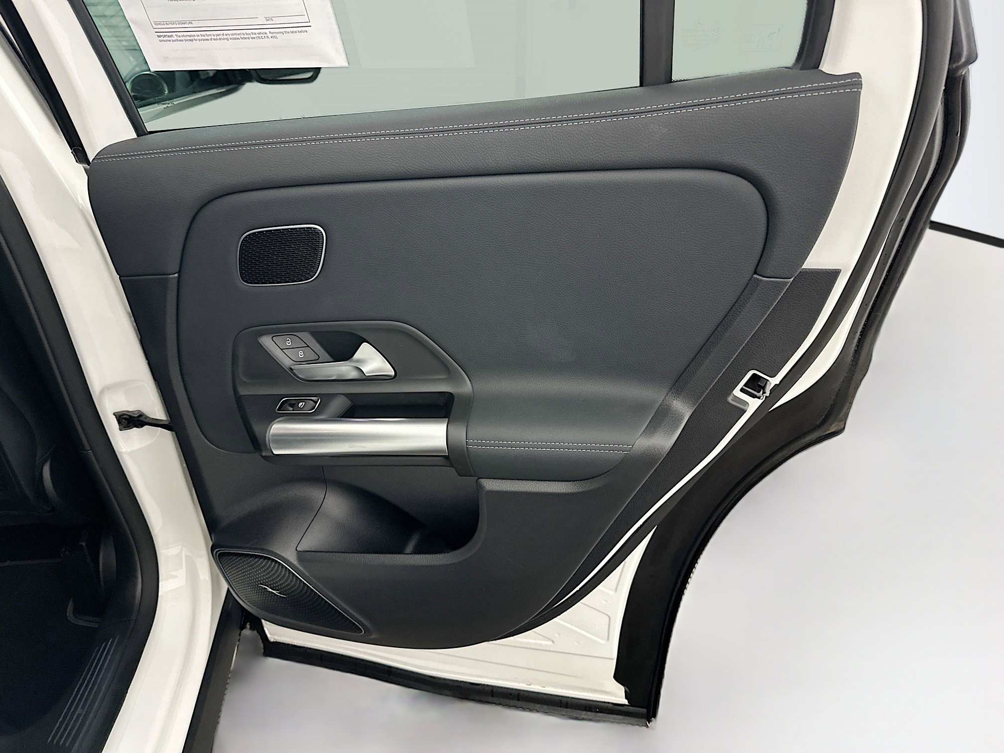 Used 2025 Mercedes-Benz GLA 250 4MATIC image 32