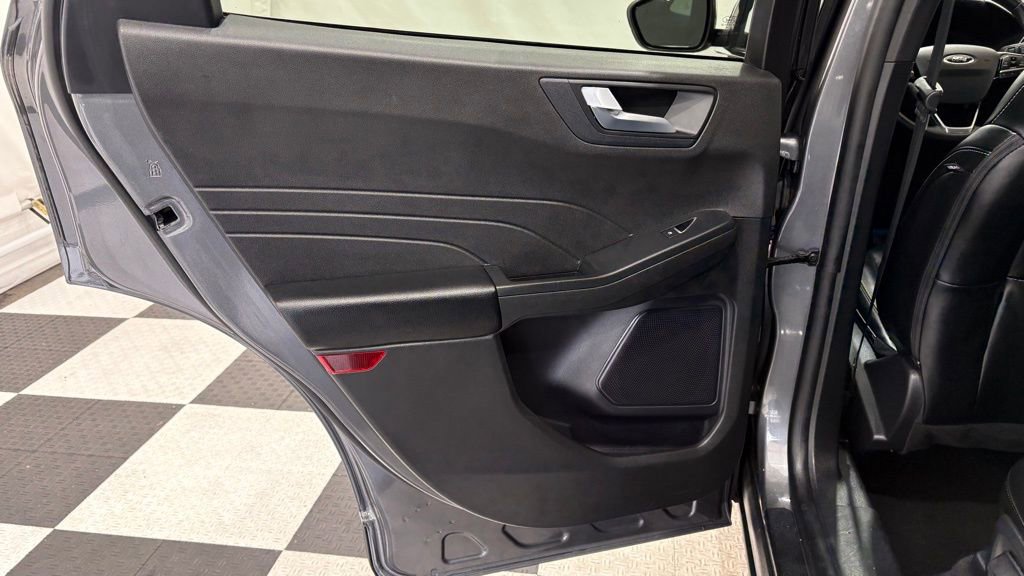 Used 2024 Ford Escape Platinum AWD/4WD image 22