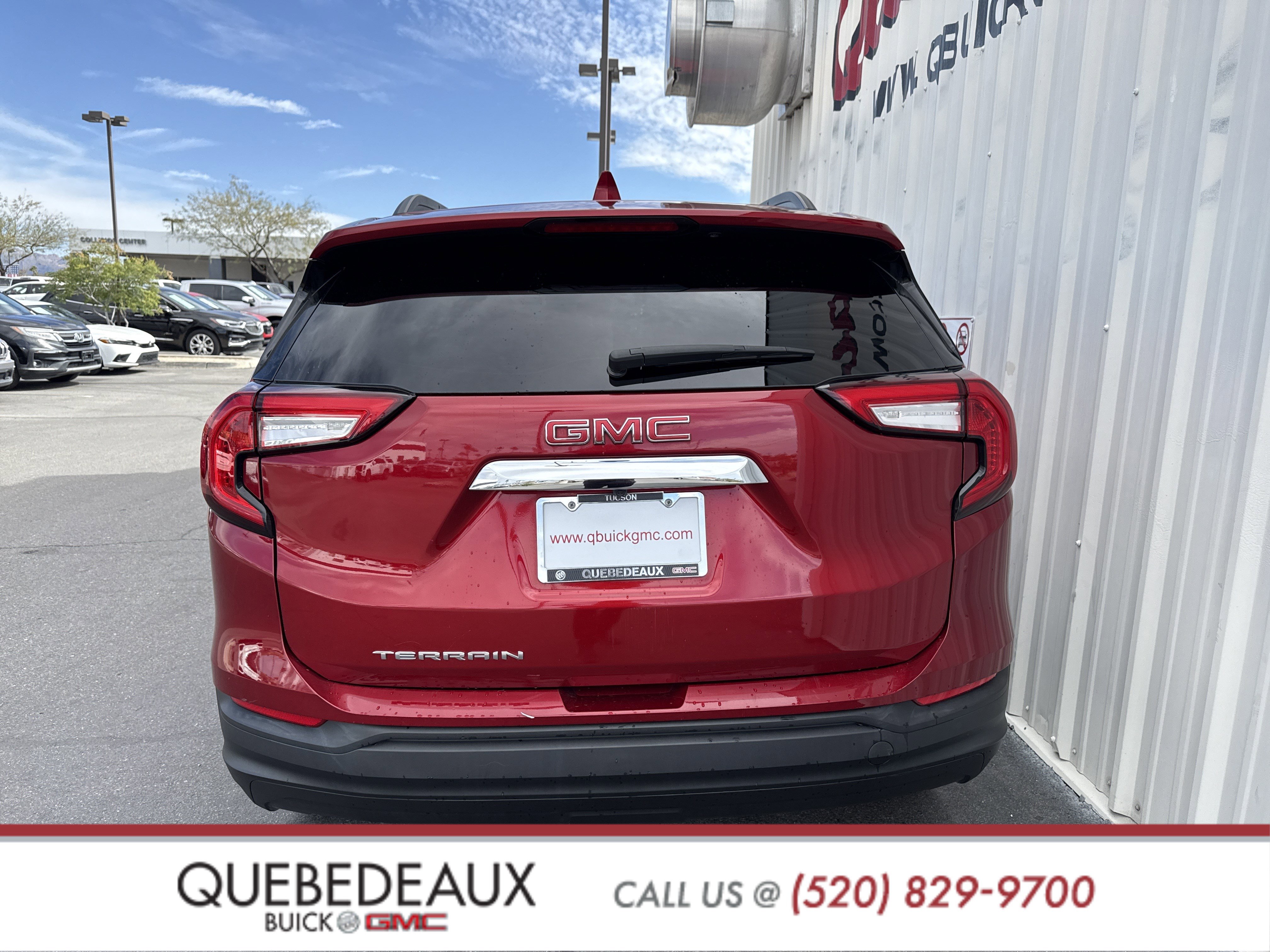 Used 2022 GMC Terrain SLE w/ Driver Convenience Package image 6