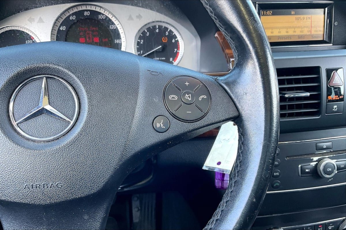 Used 2011 Mercedes-Benz GLK 350 2WD image 19