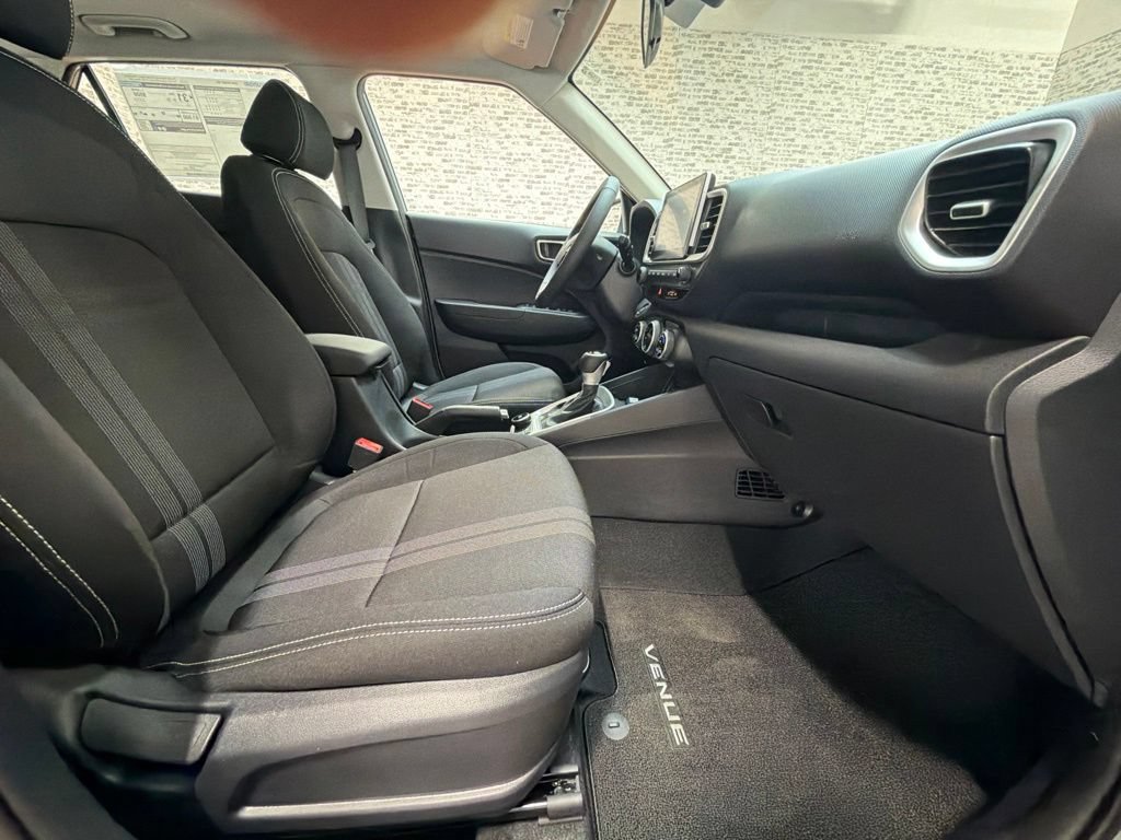 New 2026 Hyundai Venue SEL FWD image 11