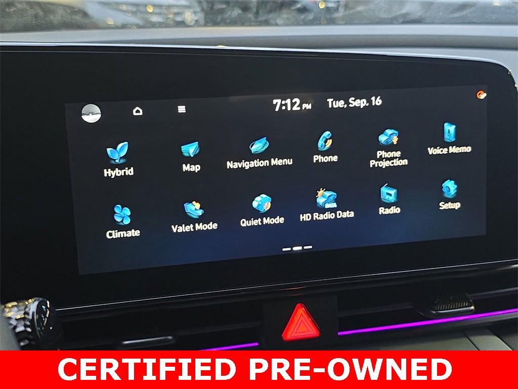 Used 2025 Hyundai Elantra Limited image 21